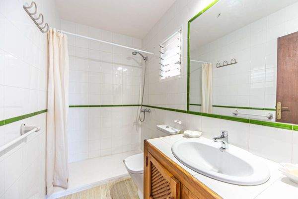 Eines von 3 Badezimmern