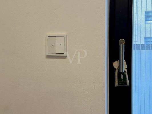 Automatische Fensterverschattung/Rollläden