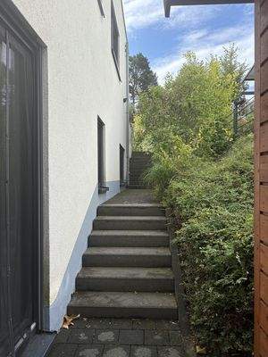 Aufgang in den Garten