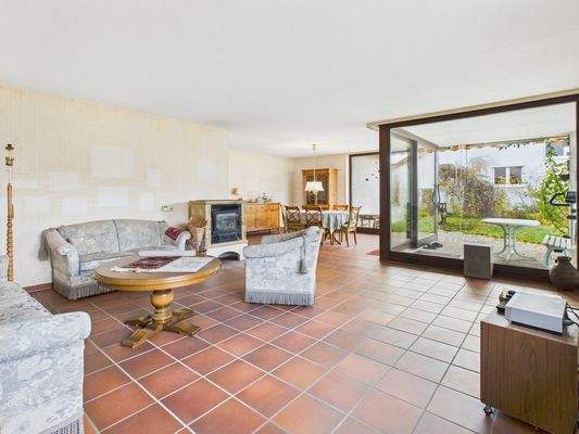 Gemütlicher Wohnbereich mit Kamin