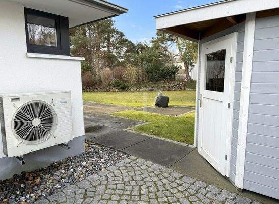 Wärmepumpe u. Abstellschuppen