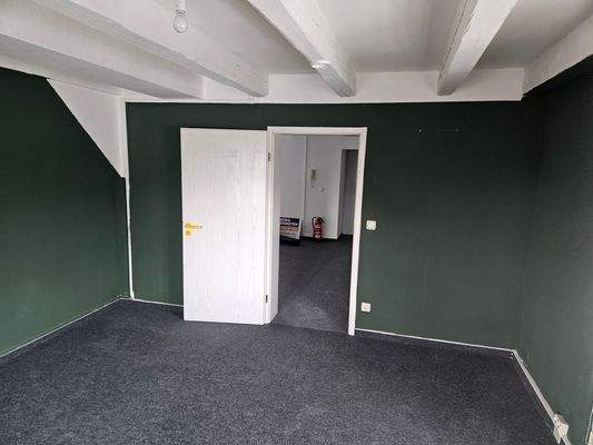 Ansicht Büro 2 mit Flurblick