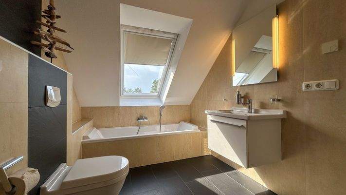 Badezimmer im Spitzboden
