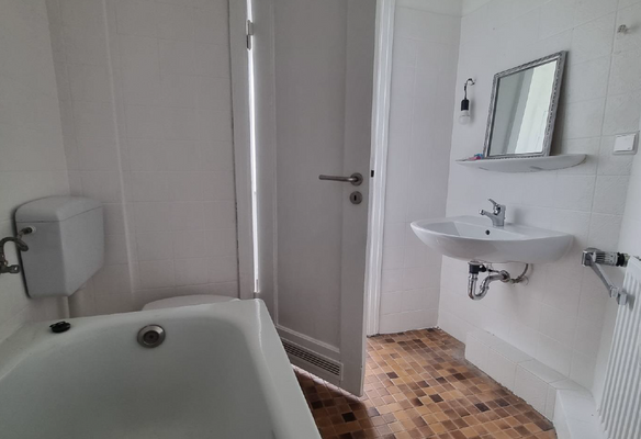 Badezimmer Whg. Nr. 4, 1. OG links