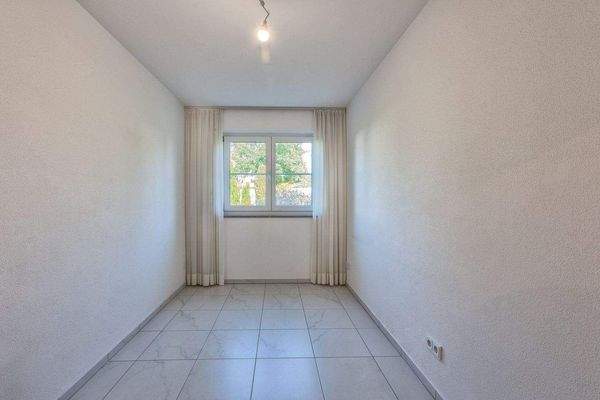 Büro oder Kinderzimmer