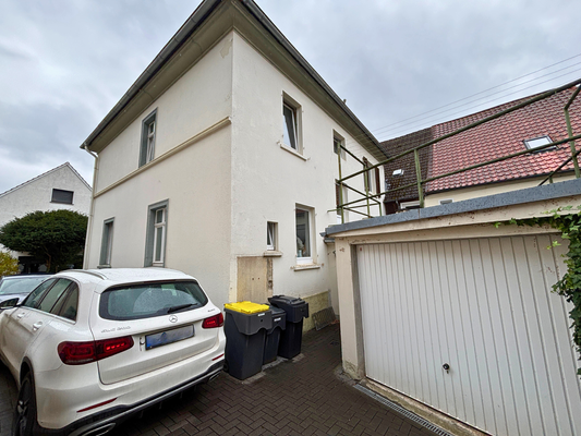 Außenansicht und Garage