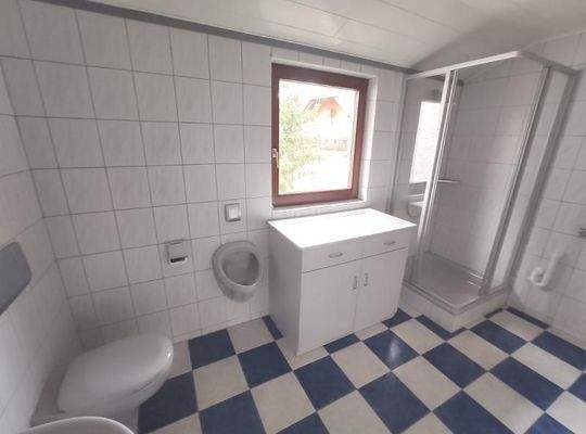 Bad mit Badewanne, Dusche und WaMa Anschlusss Bild 4