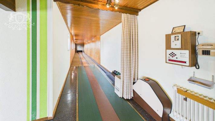 CAM01984G0-PR0452-STILL035