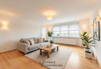 Wohnzimmer mit Zugang zum Balkon - visualisiert