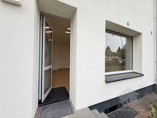 Eingang Gewerberaum links