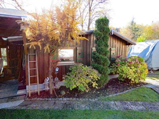 Gartenhaus mit Gerätelager 