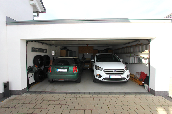 Garage_01.JPG