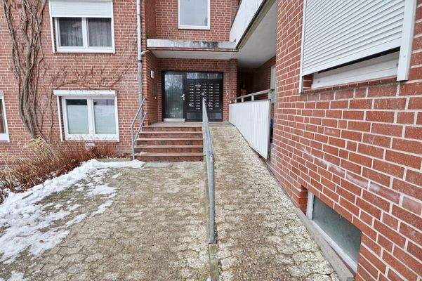 Hauseingang mit Rampe