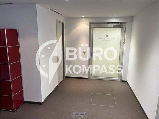 Innenansicht 143m² -Bürozugan