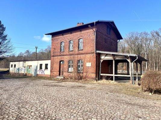 Das Bahnhofsgebäude