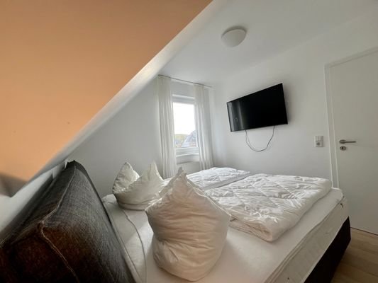 2. Schlafzimmer OG Bild-03.jpeg