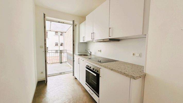 Küche mit Einbauküche