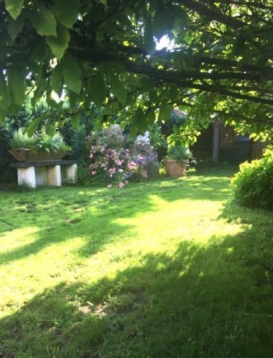 Ungestört im Garten Relaxen!! Kleine gemütliche Doppelhaushälfte in Nürnberg - Kettelersiedlung