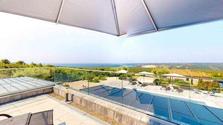 Sitzplatz/Pool mit Meerblick - Haus oben