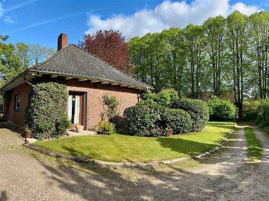 Hausansicht Auffahrt