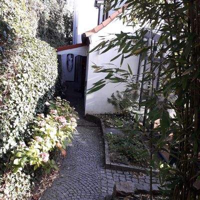 Hauszugang rückwärtig