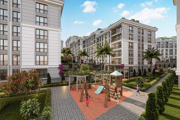 Apartments in a Complex with Pool in Büyükçekmece İstanbul