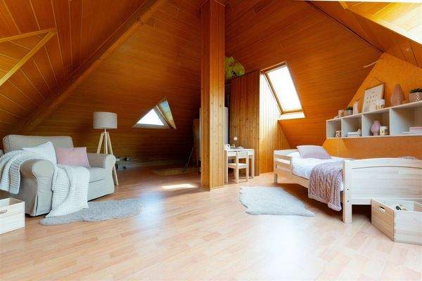 Dachgeschoss - (KI generiert)