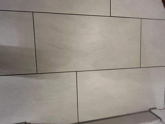 Fliesenboden Eingangsbereich / Küche