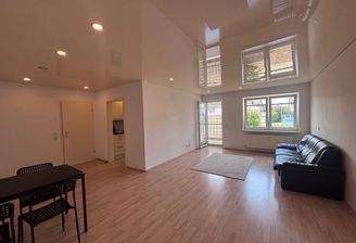 E 714 Wohnzimmer Ansicht 1.jpeg