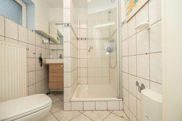 Bad EG (Nebengebäude)