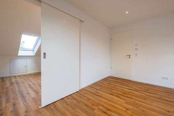 Ankleide mit Schiebetür