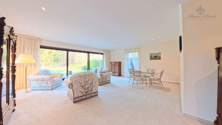 Weiterer Wohnbereich  mit Terrasse und Waldblick