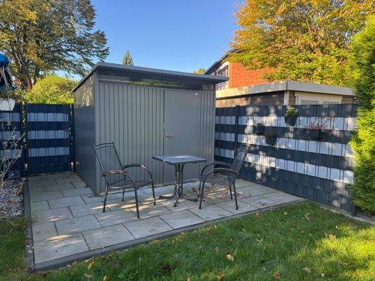 Gartenhaus mit zweiter Terrasse