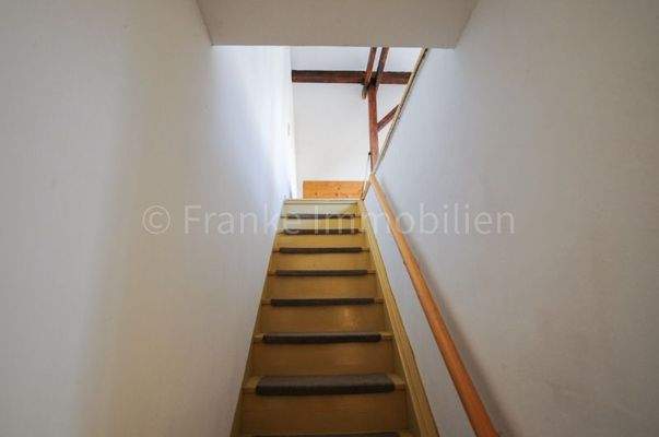 Treppenaufgang zum Dachgeschoss