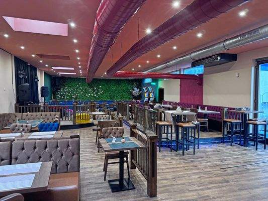 Gastraum Gaststätte links