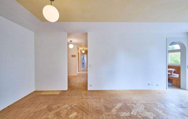 Wohnzimmer Blick KorridorKüche