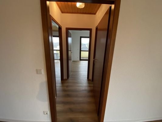 Wohnung-Lollar-Giessener Straße 37a-DG-Flur