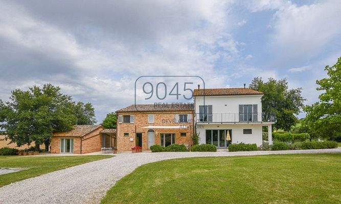 Charmantes Landhaus mit 4 Apartments und Panoramablick in Belvedere Ostrense – Marken