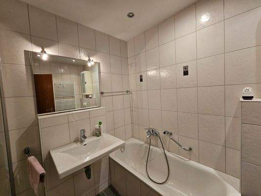 XLYS9299.JPG Bad E.G.