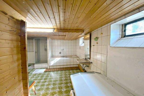 Keller mit Saunabereich