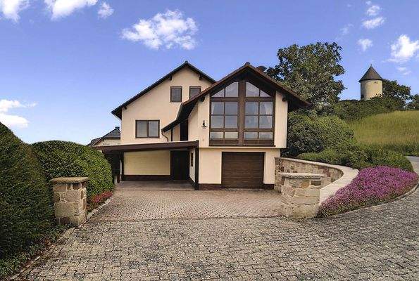 Hofeinfahrt / Eingang UG