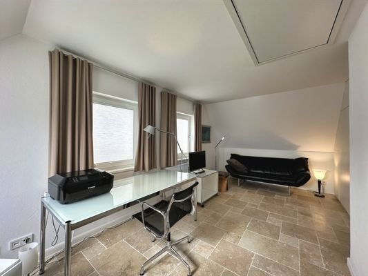 Kinderzimmer:Büro2