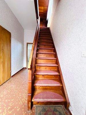 Treppe zum DG.jpg