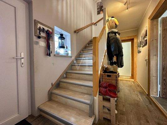 Flur mit Treppenaufgang
