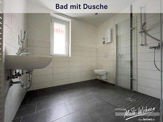 Bad mit ebenerdiger Dusche