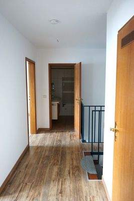 Flur oberes Geschoss.JPG