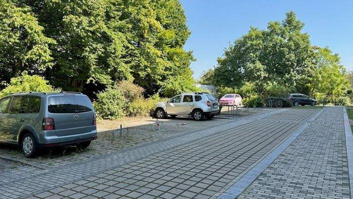 Anliegende Parkplätze zur privaten Nutzung