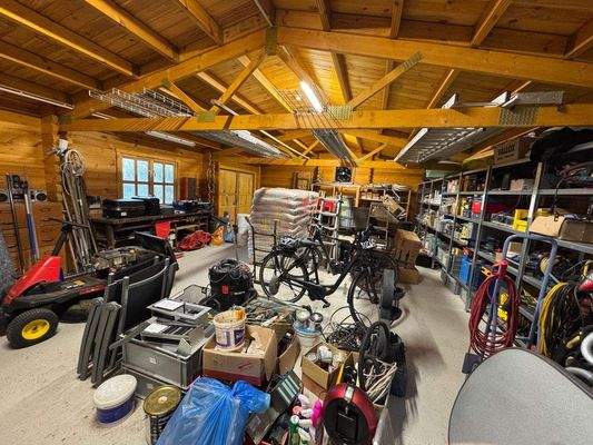 Nebengebäude (Werkstatt) innen