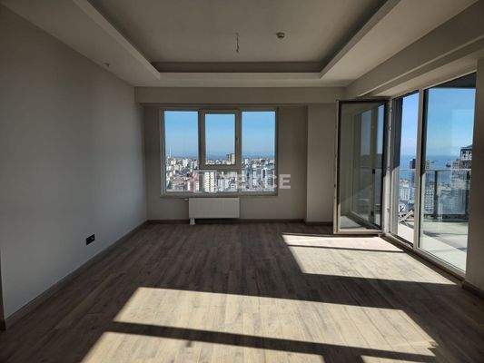 Apartment in a Well-Equipped Complex in Kartal, Istanbul