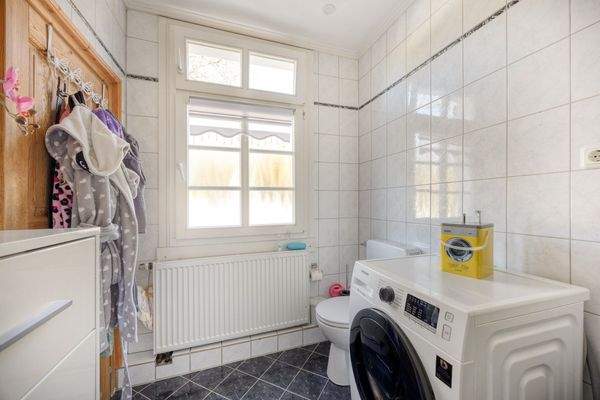 Badezimmer Wohnung 1. OG links